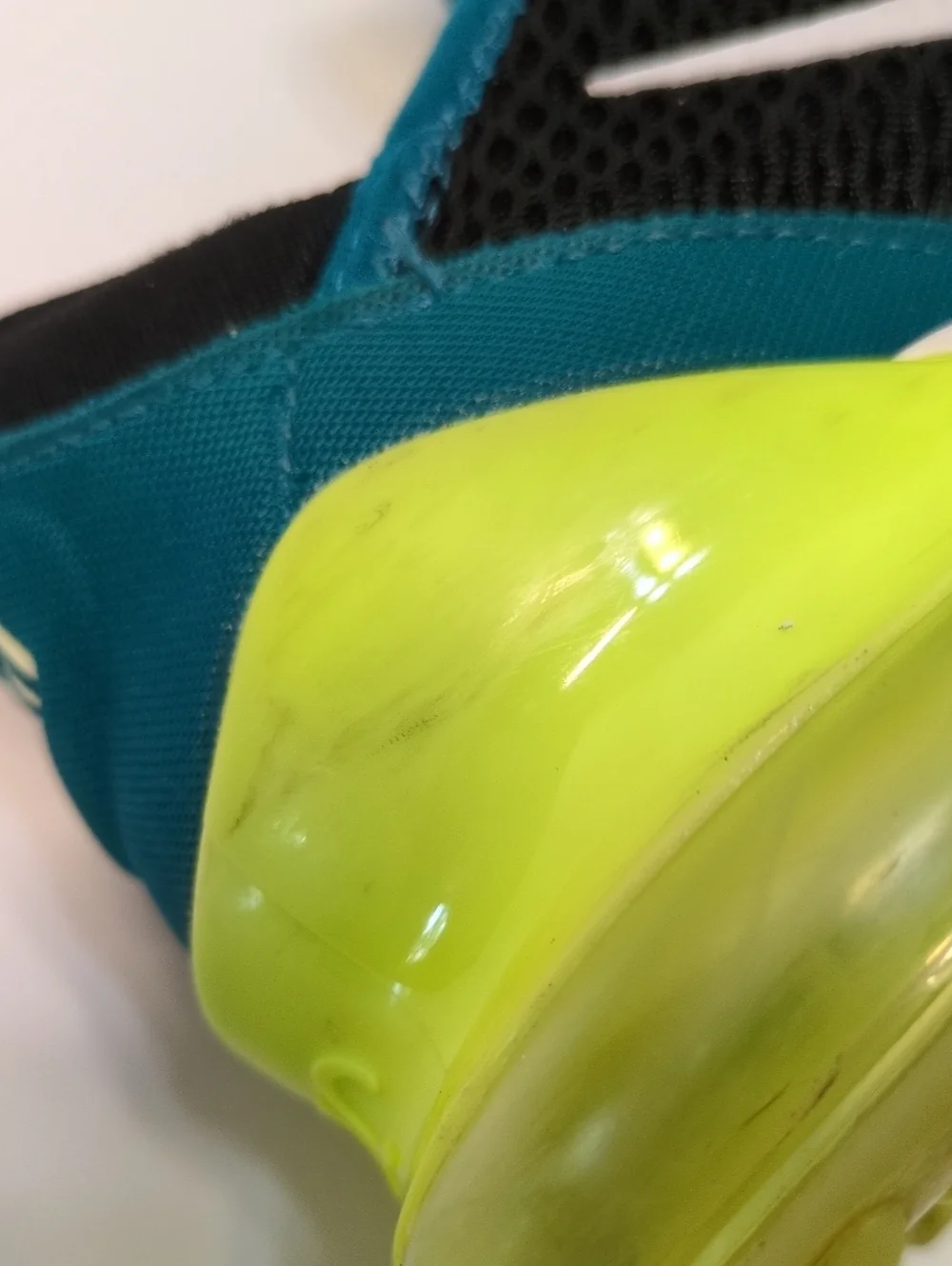 ​Nike Air Max 270 Black Teal Volt Green Kids Youth Sneakers Size 3Y AO2372-026